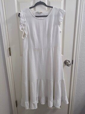 Pre-loved Large C&C California White Sleeveless Midi Dress – Ruffle Shoulder